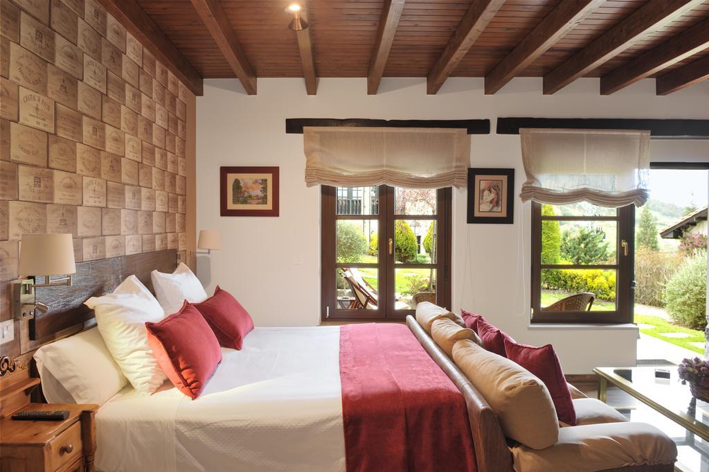 Apartamentos El Llugaron Miravalles 외부 사진